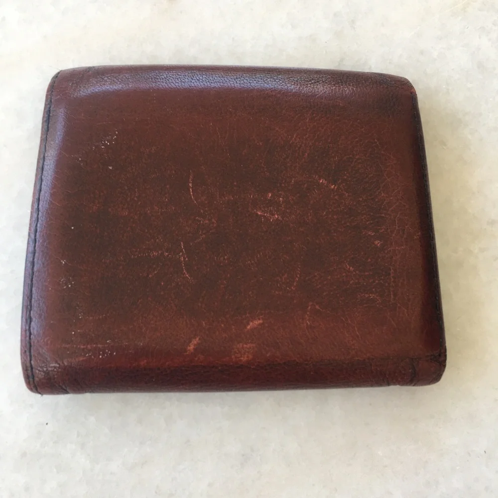 Classic Men's Leather Bifold Wallet - Brown